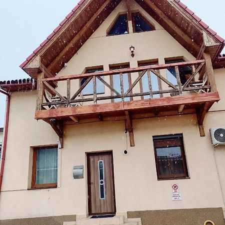 Casa Cu Balcon Appartement Braşov Buitenkant foto