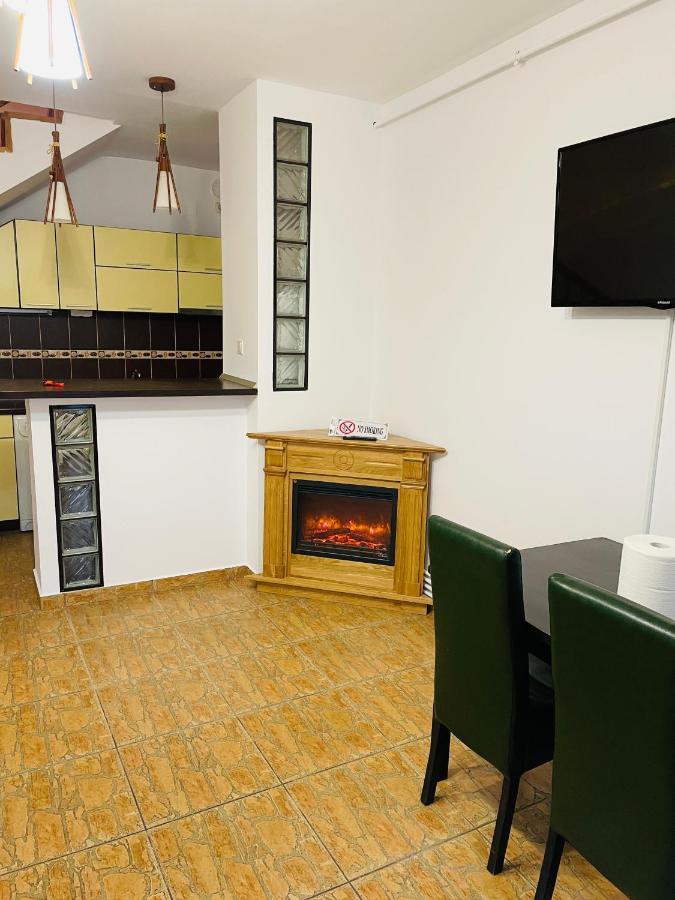 Casa Cu Balcon Appartement Braşov Buitenkant foto
