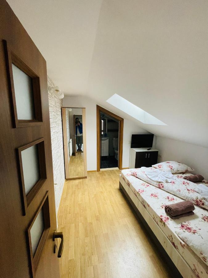 Casa Cu Balcon Appartement Braşov Buitenkant foto