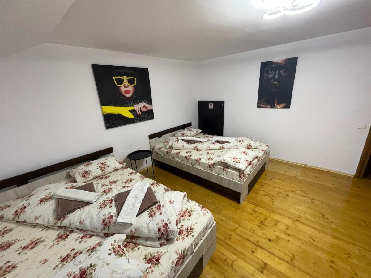 Casa Cu Balcon Appartement Braşov Buitenkant foto