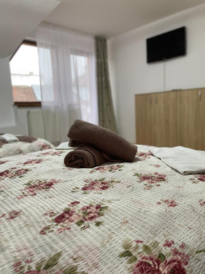 Casa Cu Balcon Appartement Braşov Buitenkant foto
