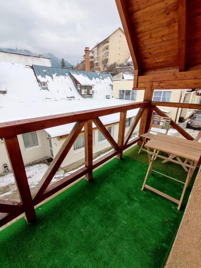 Casa Cu Balcon Appartement Braşov Buitenkant foto